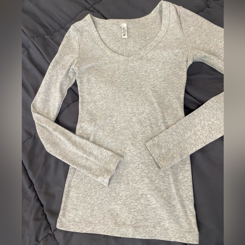 Victorias Secret Tees fitted long sleeve grey top size XS - Picture 4 of 10
